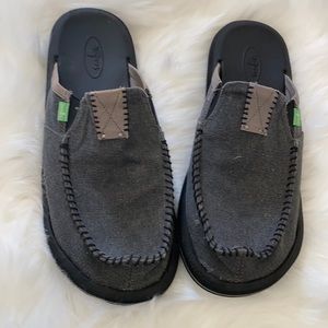 Sanuk slides